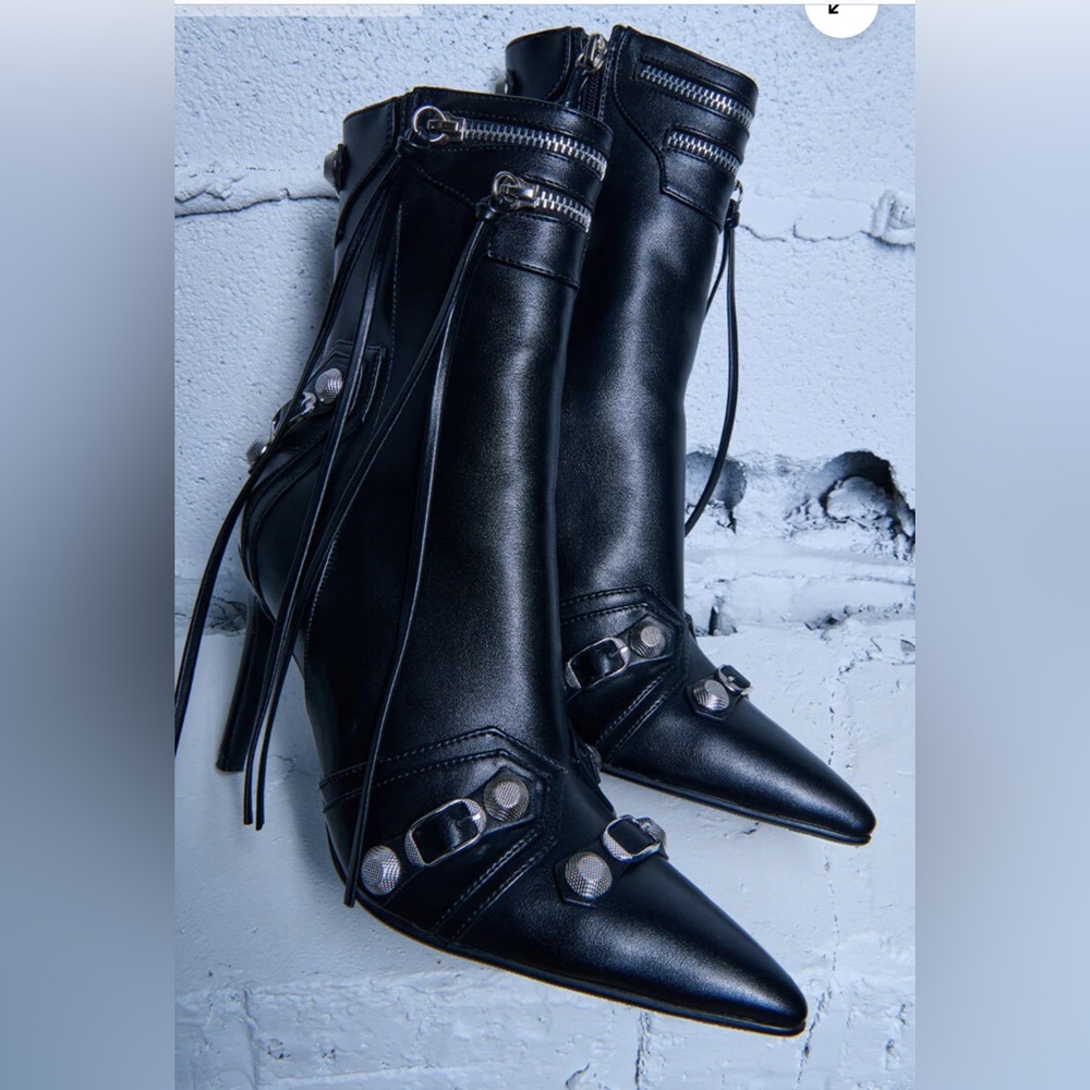 AZALEA WANG BROOKLYN BABY STILETTO BOOTIE IN BLACK - 7.5